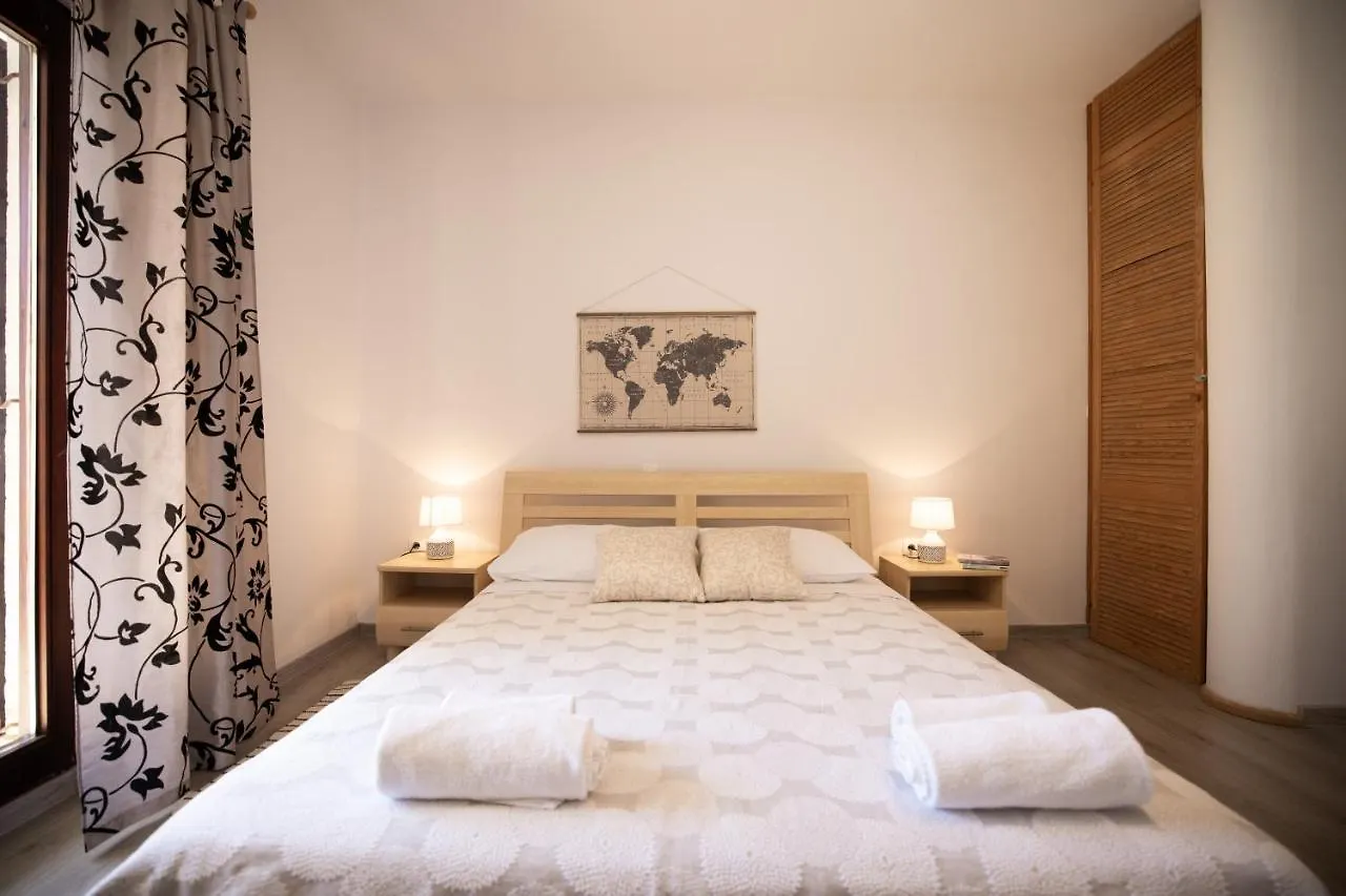 Apartments And A Room Ina