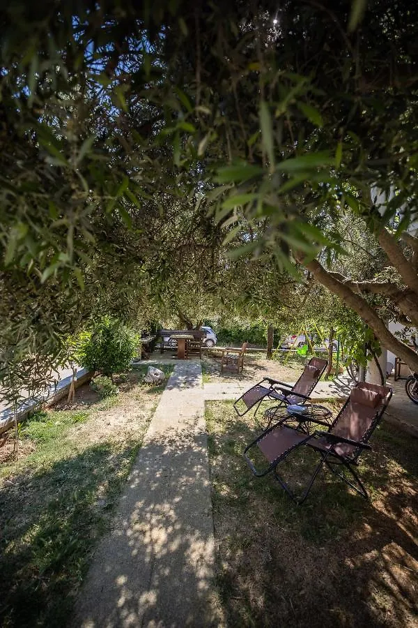 Apartments And A Room Ina Zadar