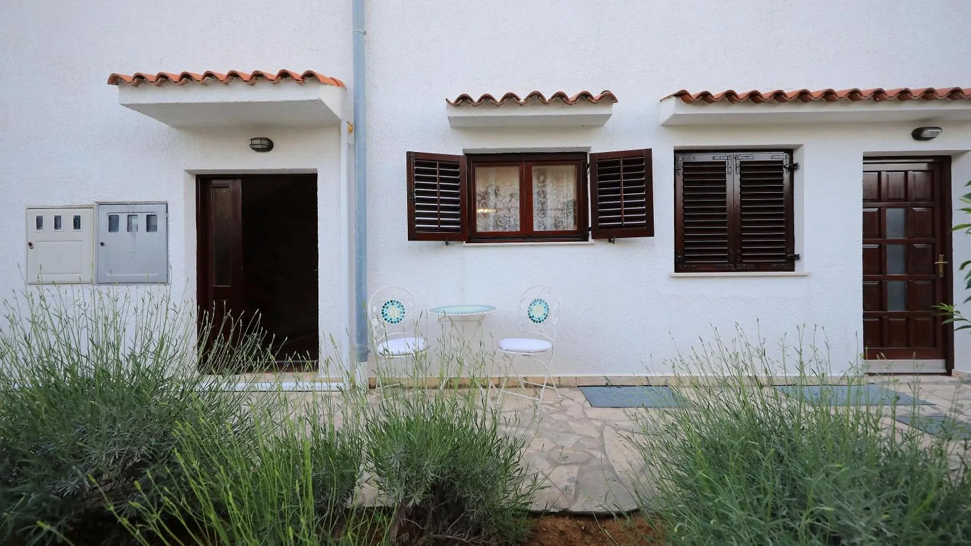 Guest house Apartments And A Room Ina