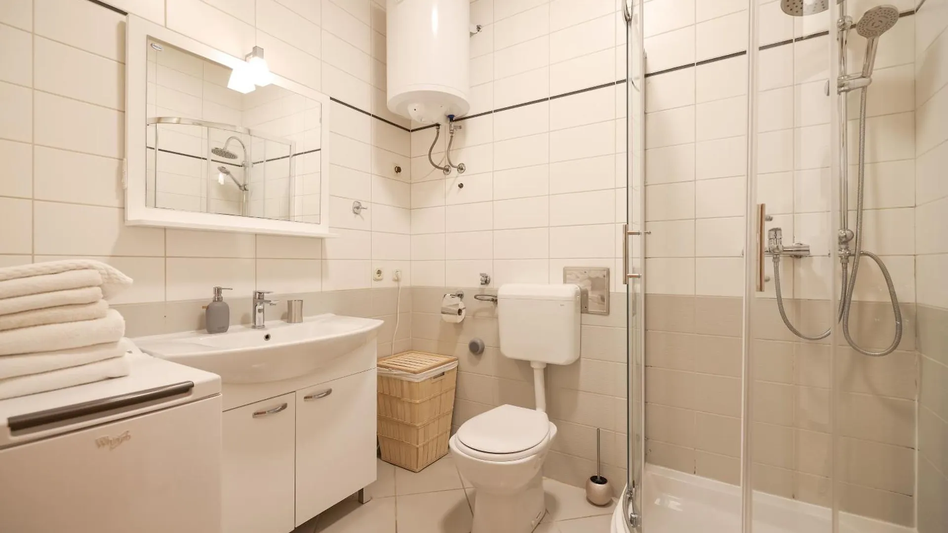 Guest house Apartments And A Room Ina