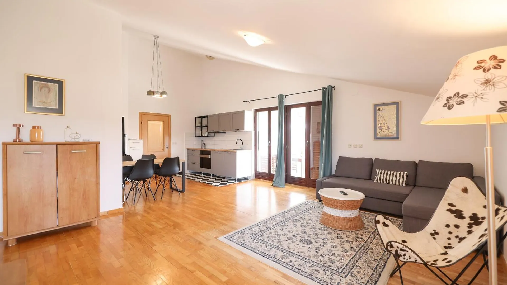 Apartments And A Room Ina Guest house